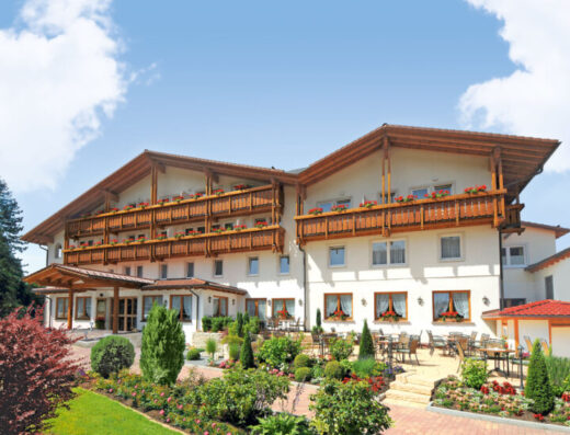 Hotel Sonne BairsbronTitel-Hausansicht_2015-768x548